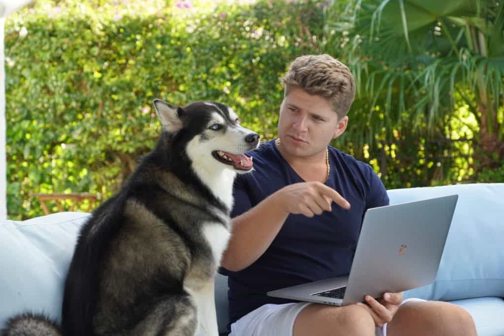 Justin Woll: BeyondSixFigures founder